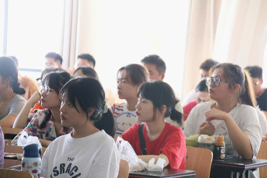 bingo游戏(大陆)唯一官方网站
田景仁教授为同学们作考研专题辅导